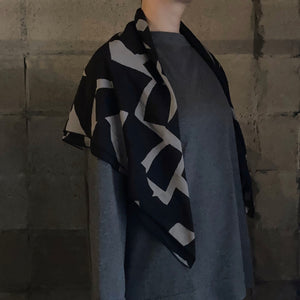 mills scarf｜abstract｜grey