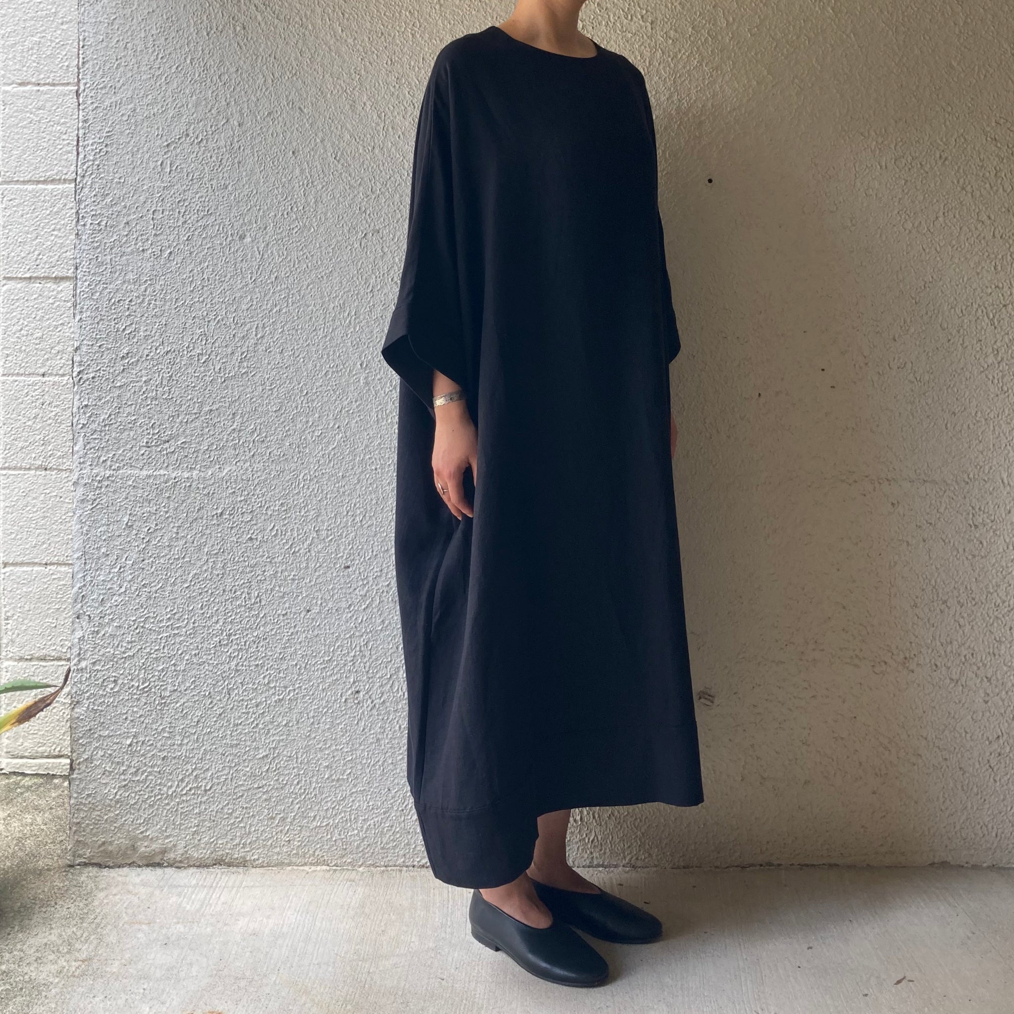 COSMIC WONDER｜22CW17337｜リネン ヴィスコースキャンバスドレス｜Black