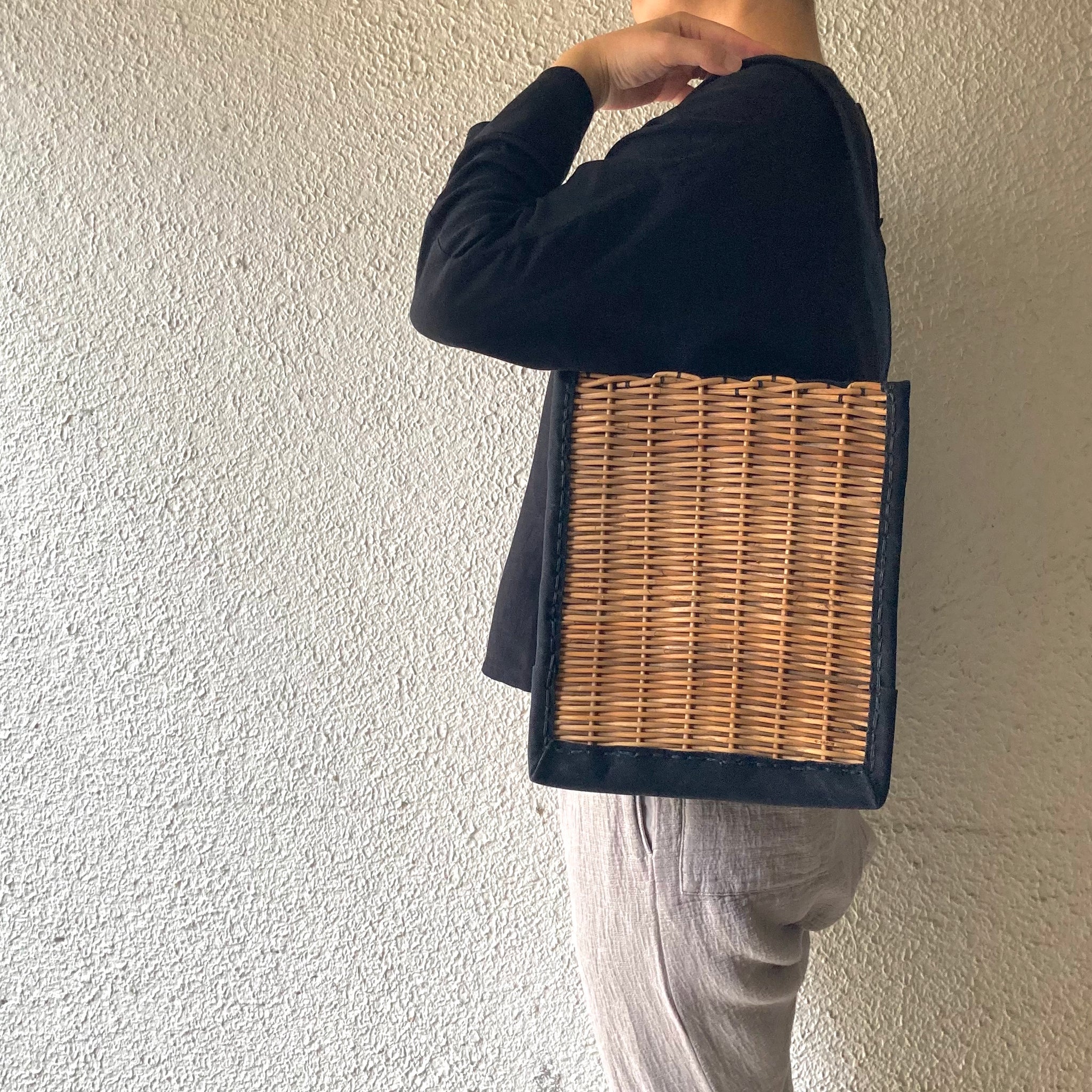 ebagos｜ キャンバス・ワンハンドル トートM｜25AW #15610｜BK