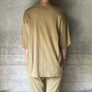 BIWACOTTON×KAZUTO KOBAYASHI｜ビワコットン｜キーネックTシャツ｜3413806｜タンベージュ