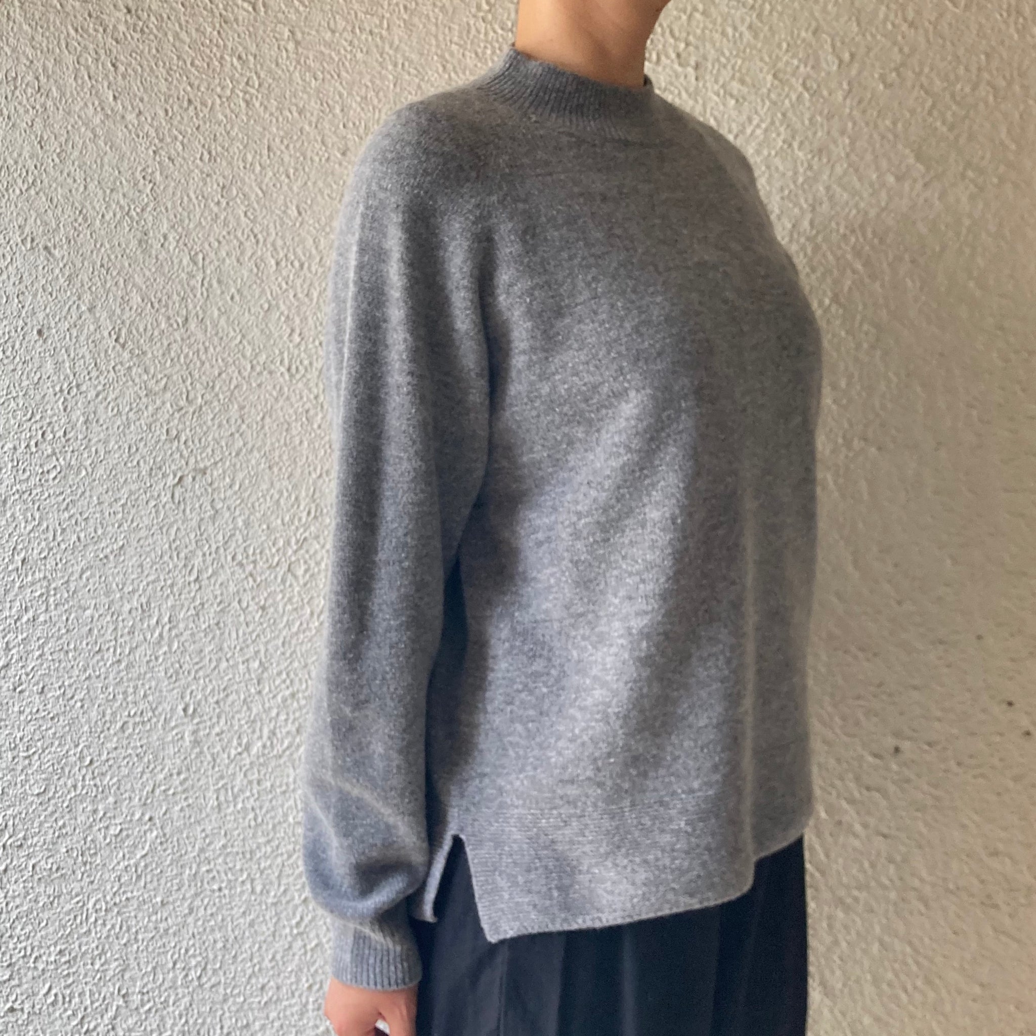 COSMIC WONDER｜22CW41035｜タスマニアウール セーター｜Grey