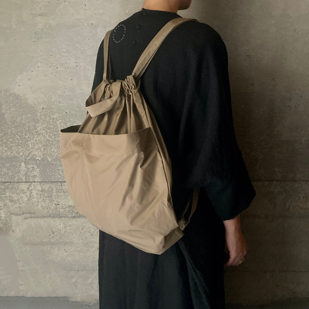 formuniform｜フォームユニフォーム｜Drawstring Backpack｜Taupe