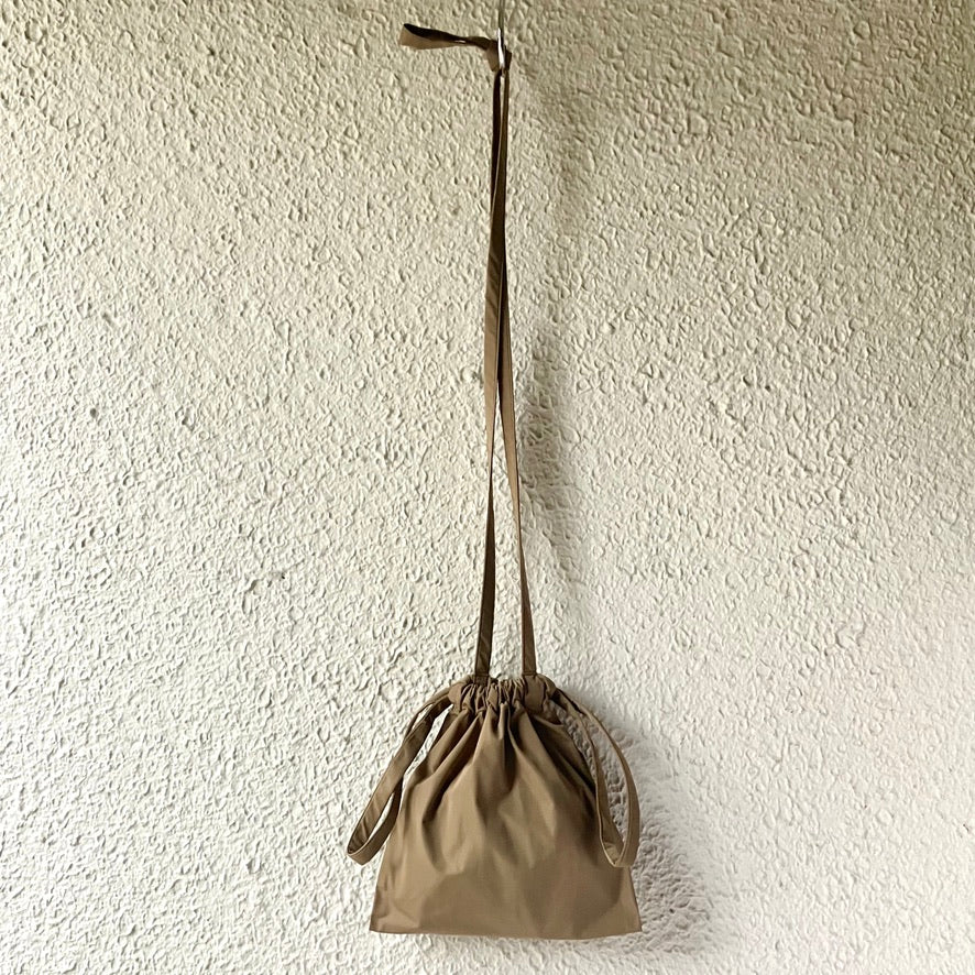 formuniform｜フォームユニフォーム｜ Drawstring Bag with Strap XS｜Taupe