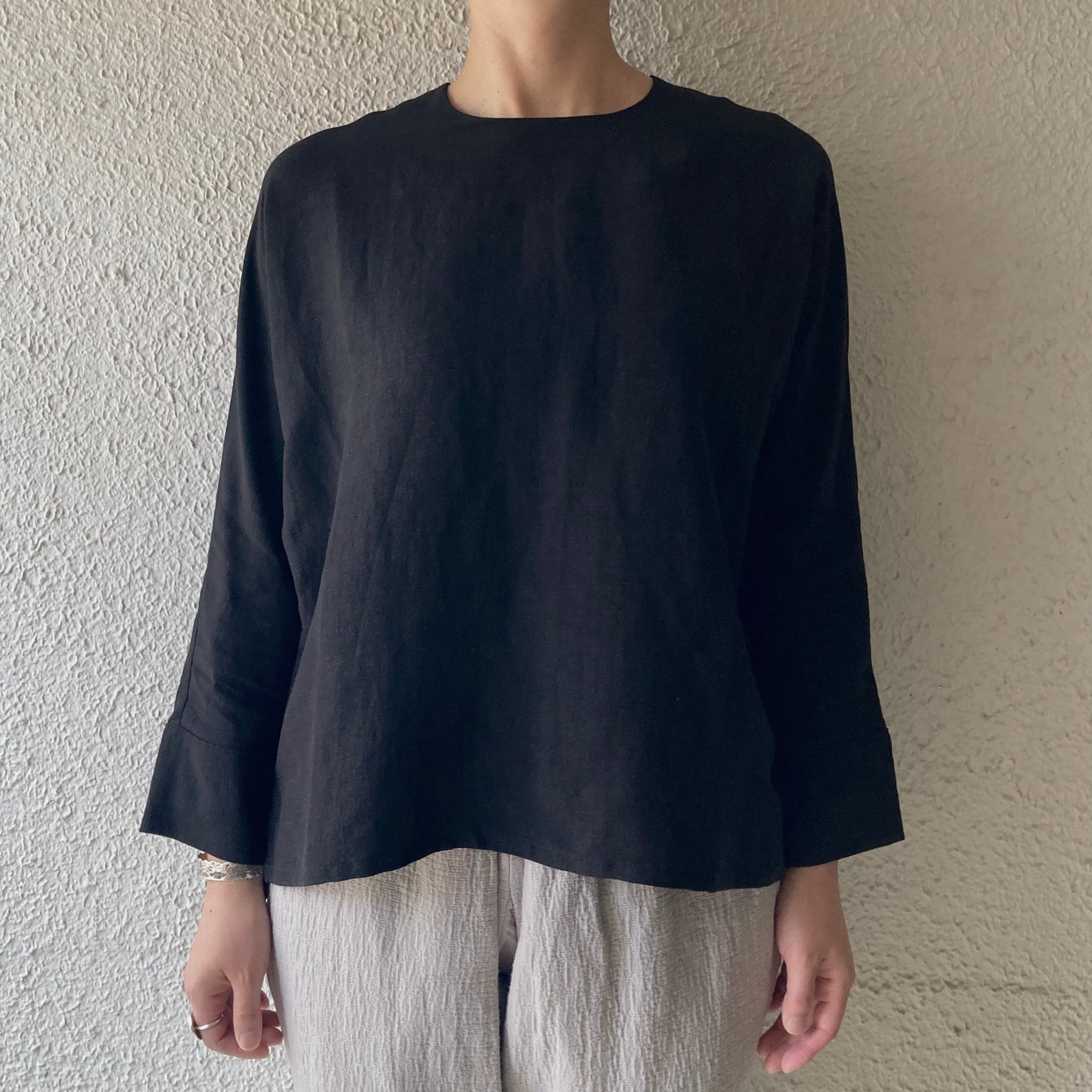 COSMIC WONDER｜22CW01204｜リネン ヴィスコースキャンバストップス｜Black