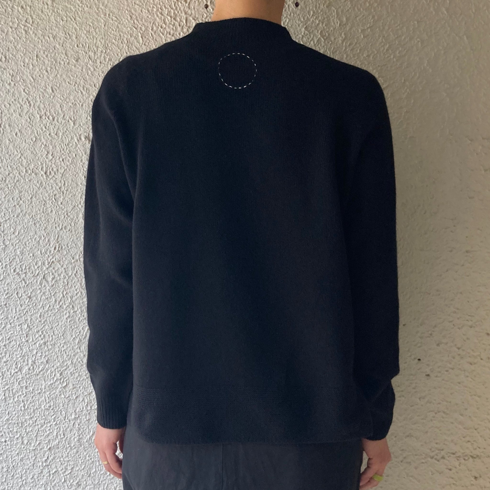 COSMIC WONDER｜22CW41035｜タスマニアウール セーター｜Black