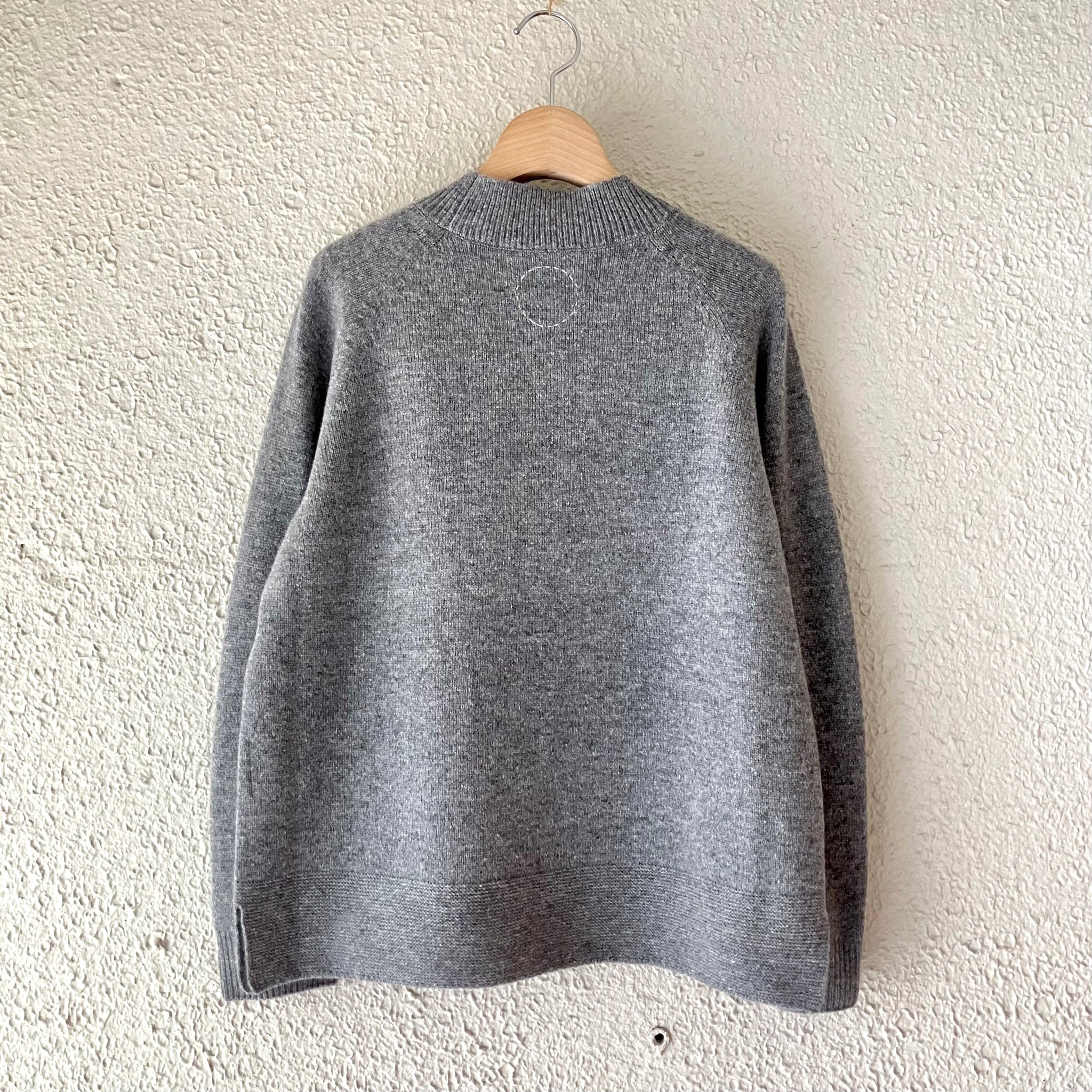 COSMIC WONDER｜22CW41035｜タスマニアウール セーター｜Grey
