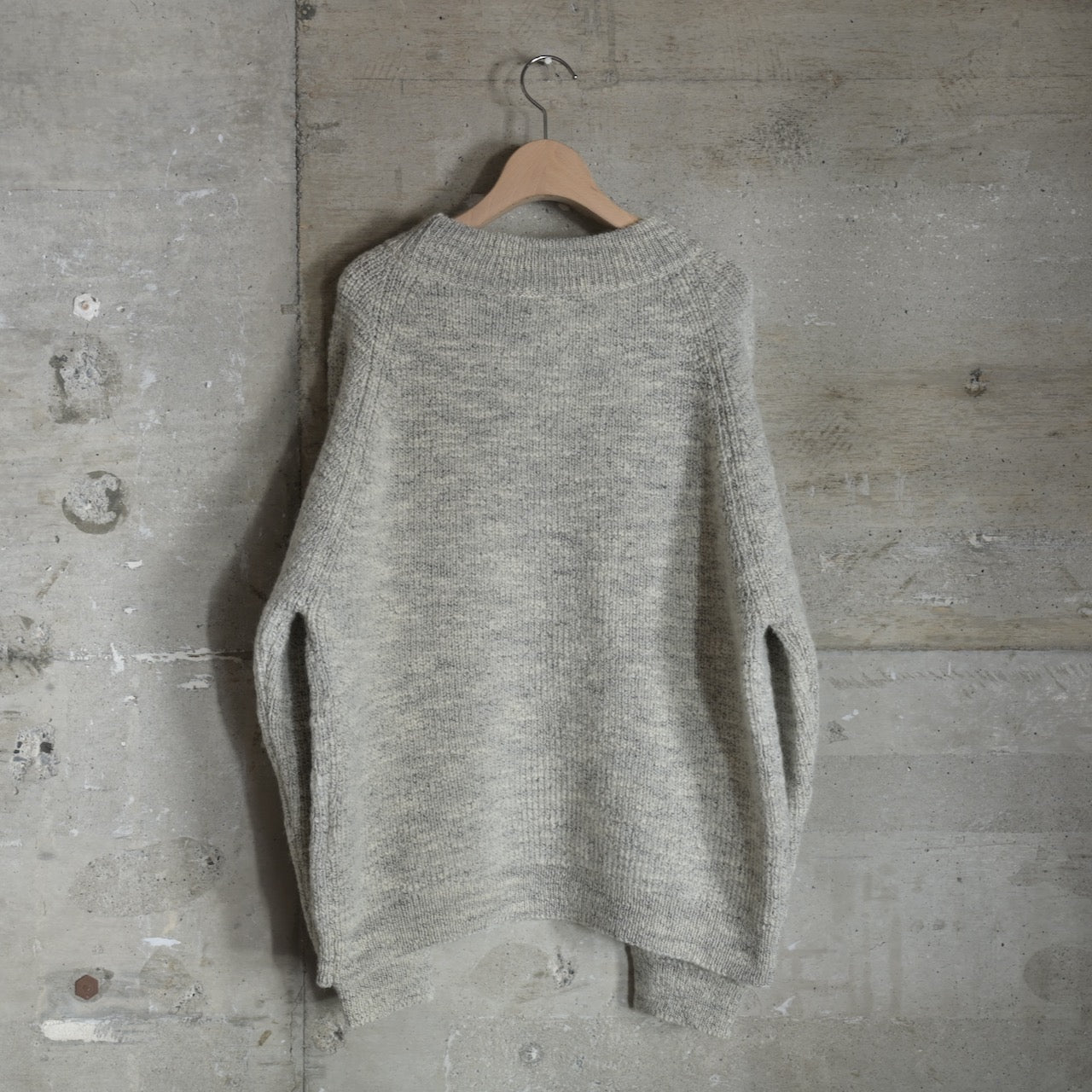 MITTAN｜KN-35｜ウルグアイスラブNMウールセーター｜白杢