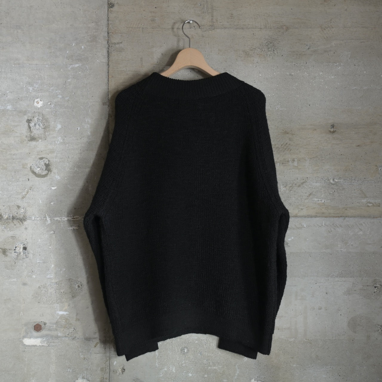 MITTAN｜KN-35｜ウルグアイスラブNMウールセーター｜黒