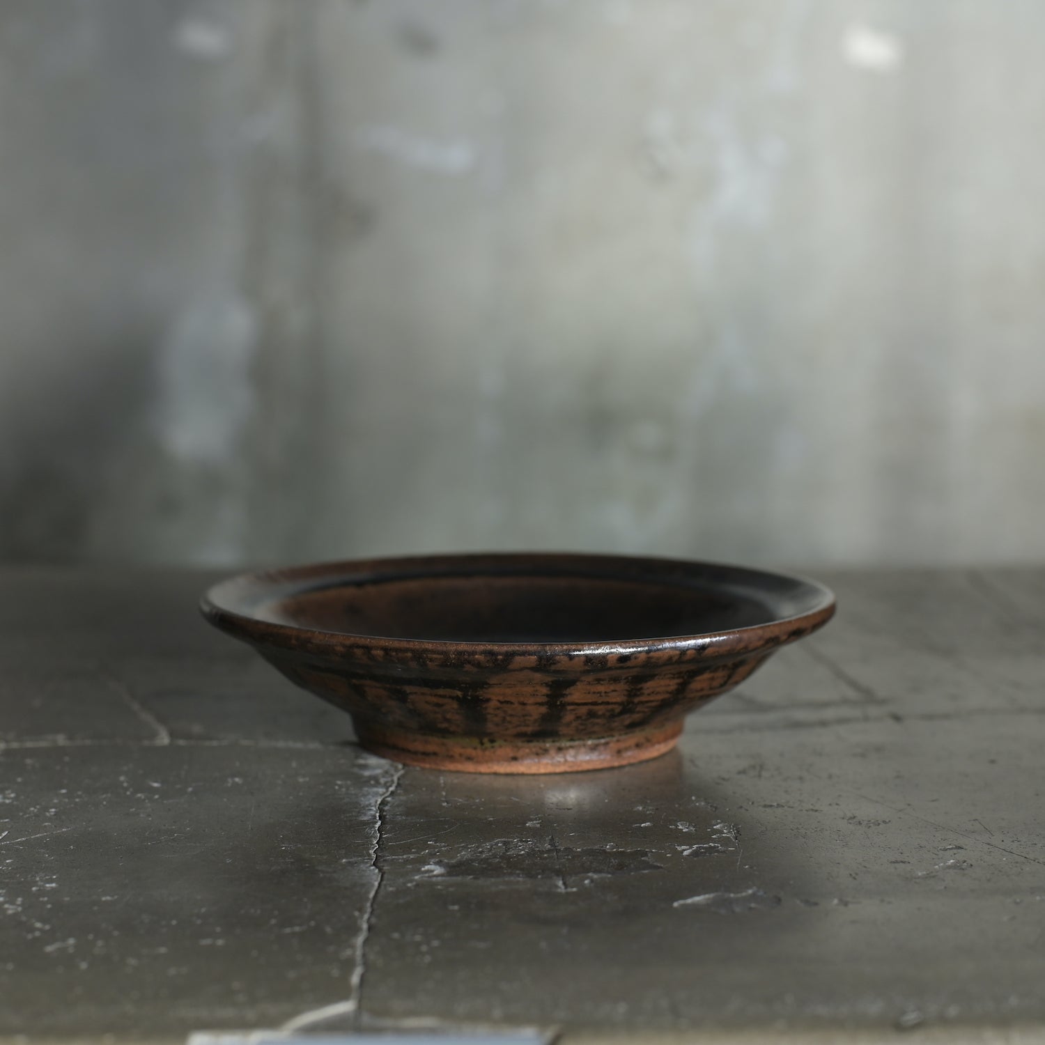 平山元康｜飴黒皿＜６寸＞｜25-047