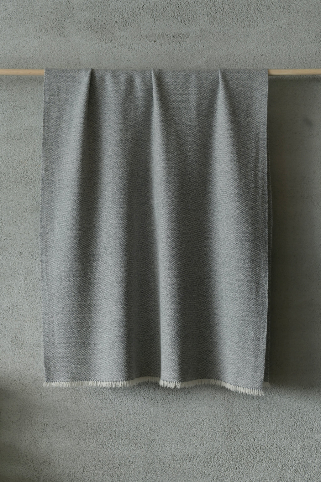 高見由香｜Yuka Takami｜カシミヤストール 冬の日に 灰｜M-29