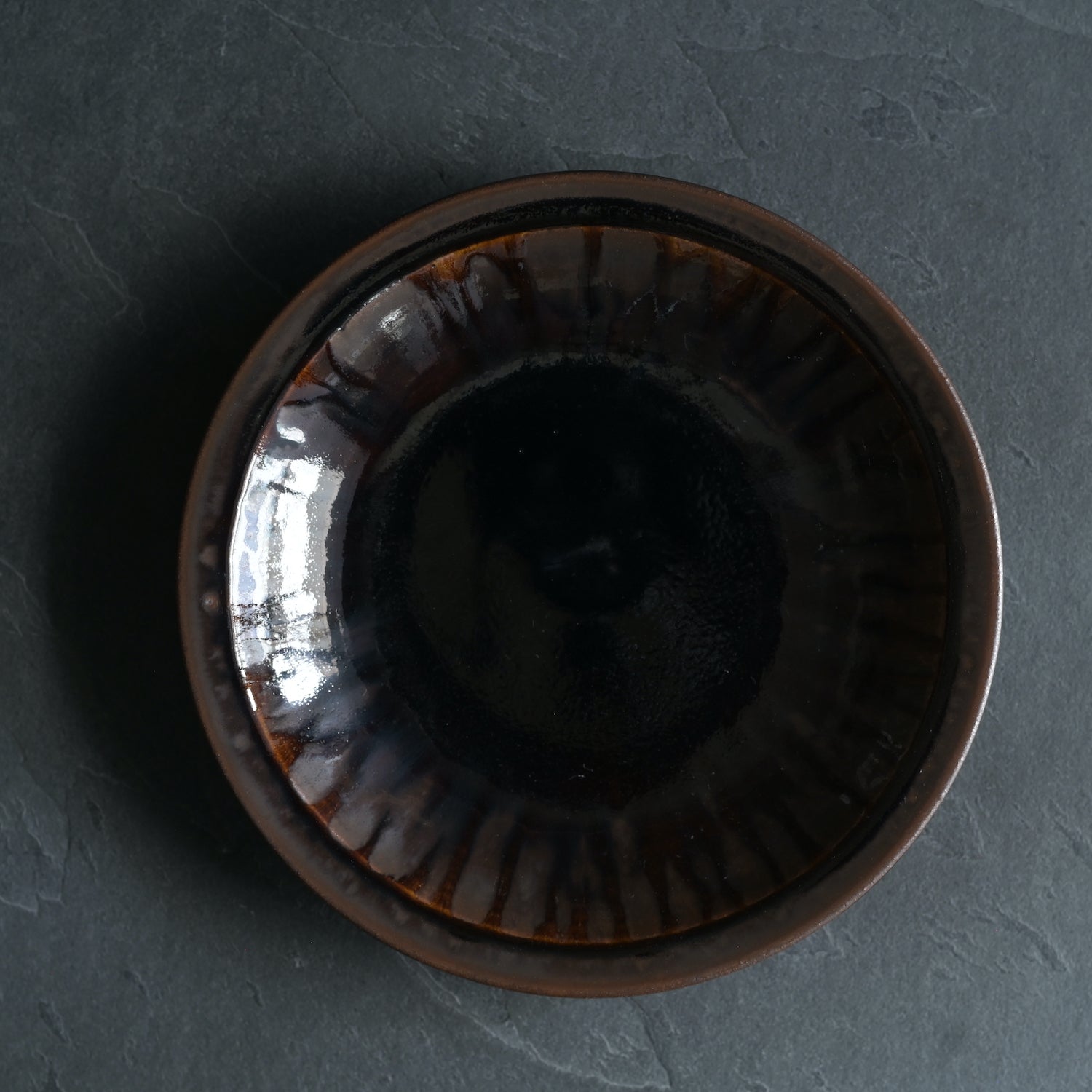 平山元康｜飴黒皿＜８寸＞｜25-043