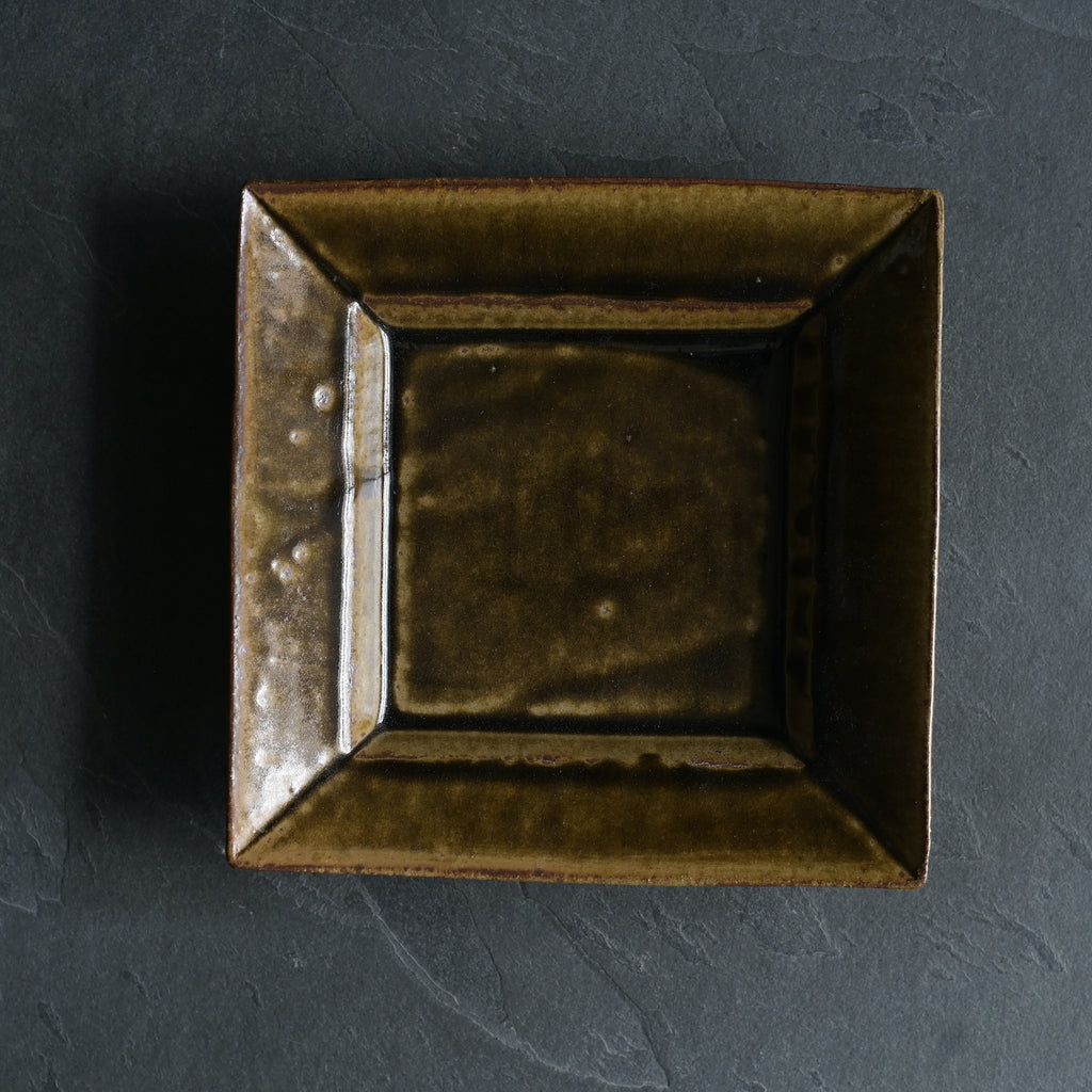 平山元康｜飴釉角皿｜25-052