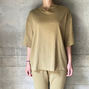 BIWACOTTON×KAZUTO KOBAYASHI｜ビワコットン｜キーネックTシャツ｜3413806｜タンベージュ