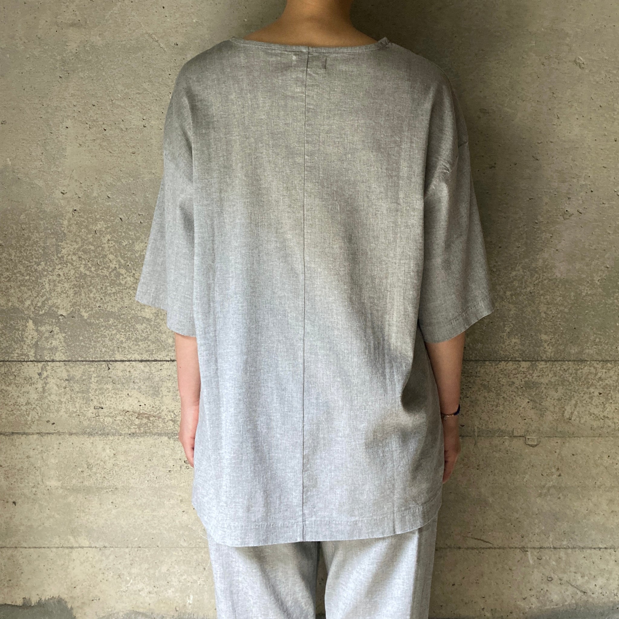 BIWACOTTON×KAZUTO KOBAYASHI｜ビワコットン｜キーネックTシャツ｜3413806｜タンベージュ