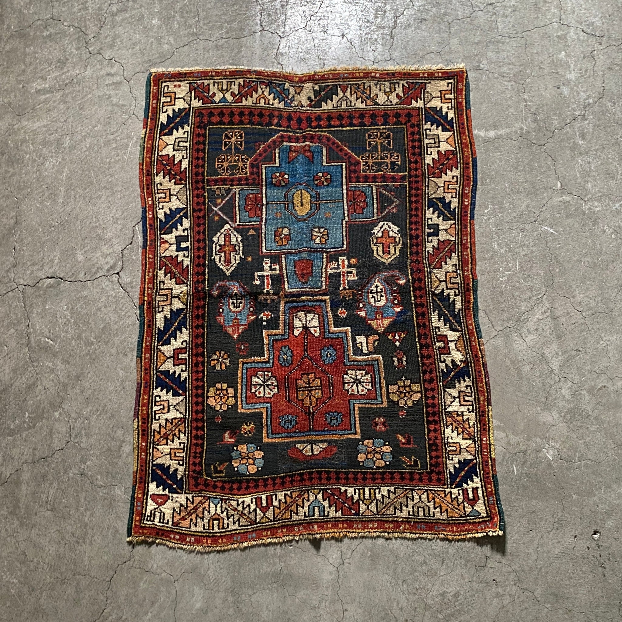 Tribe｜T-1474｜コーカサス｜プレイヤーラグ アンティーク｜25-057｜134x94