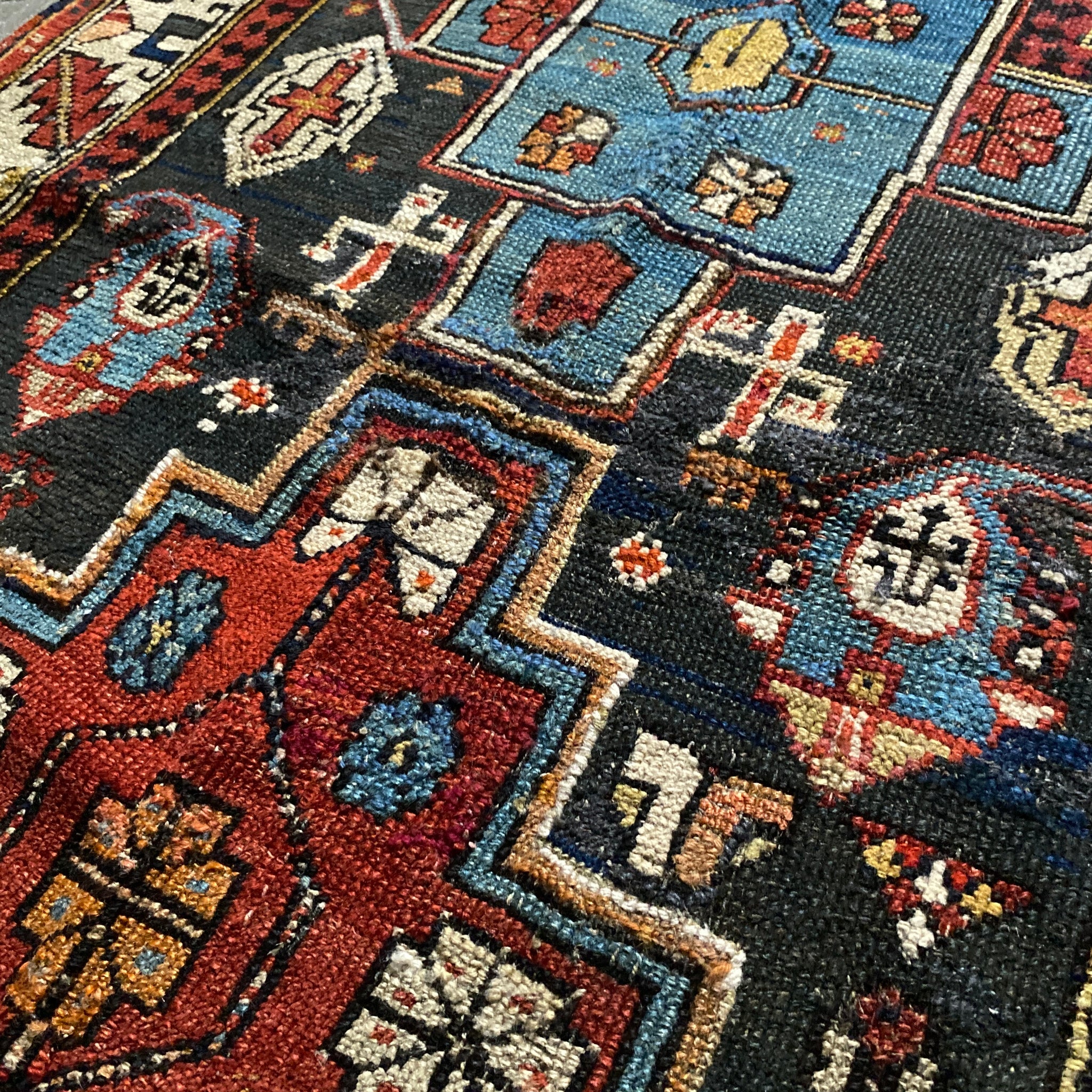 Tribe｜T-1474｜コーカサス｜プレイヤーラグ アンティーク｜25-057｜134x94