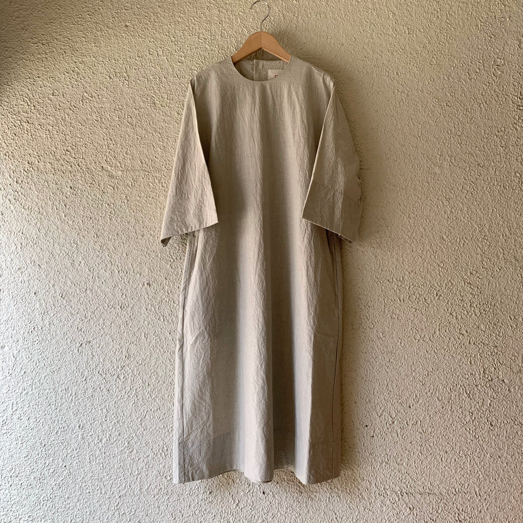 COSMIC WONDER｜21CW17322｜Cotton linen typewriter fog dress｜Light gray