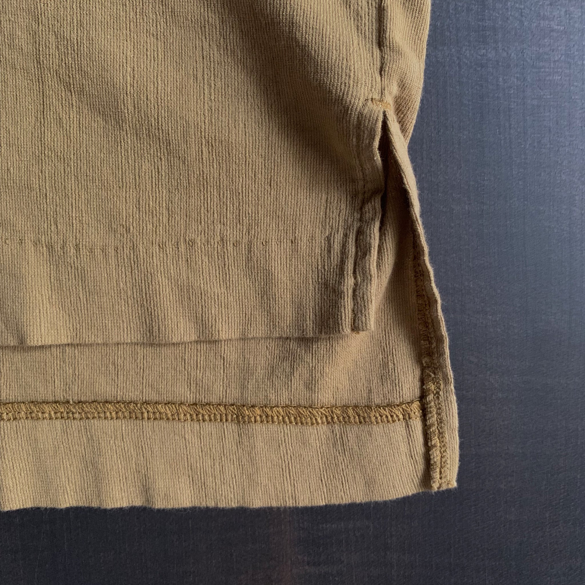 BIWACOTTON×KAZUTO KOBAYASHI｜ビワコットン｜キーネックTシャツ｜3413806｜タンベージュ