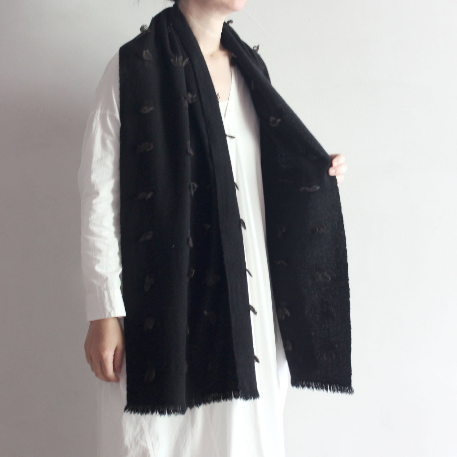 高見由香｜Yuka Takami｜カシミヤストール bird 黒に茶A｜M-38