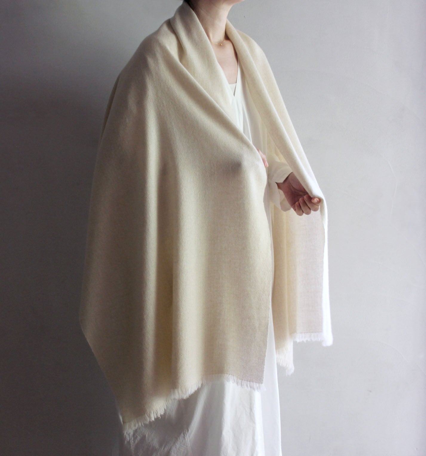 高見由香｜Yuka Takami｜カシミヤストール フラット白A｜M-44