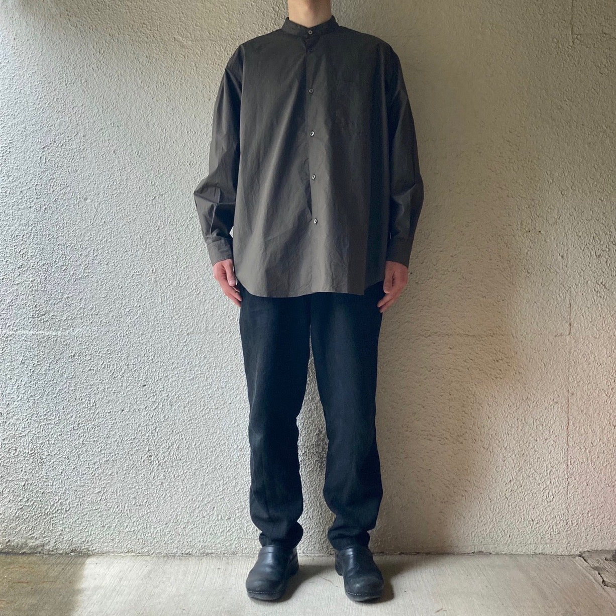 FUJITO B/S Stand Collar Shirts｜Charcoal