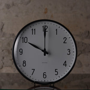 アルネ・ヤコブセン ARNE JACOBSEN STATION WALL CLOCK 290mm ...